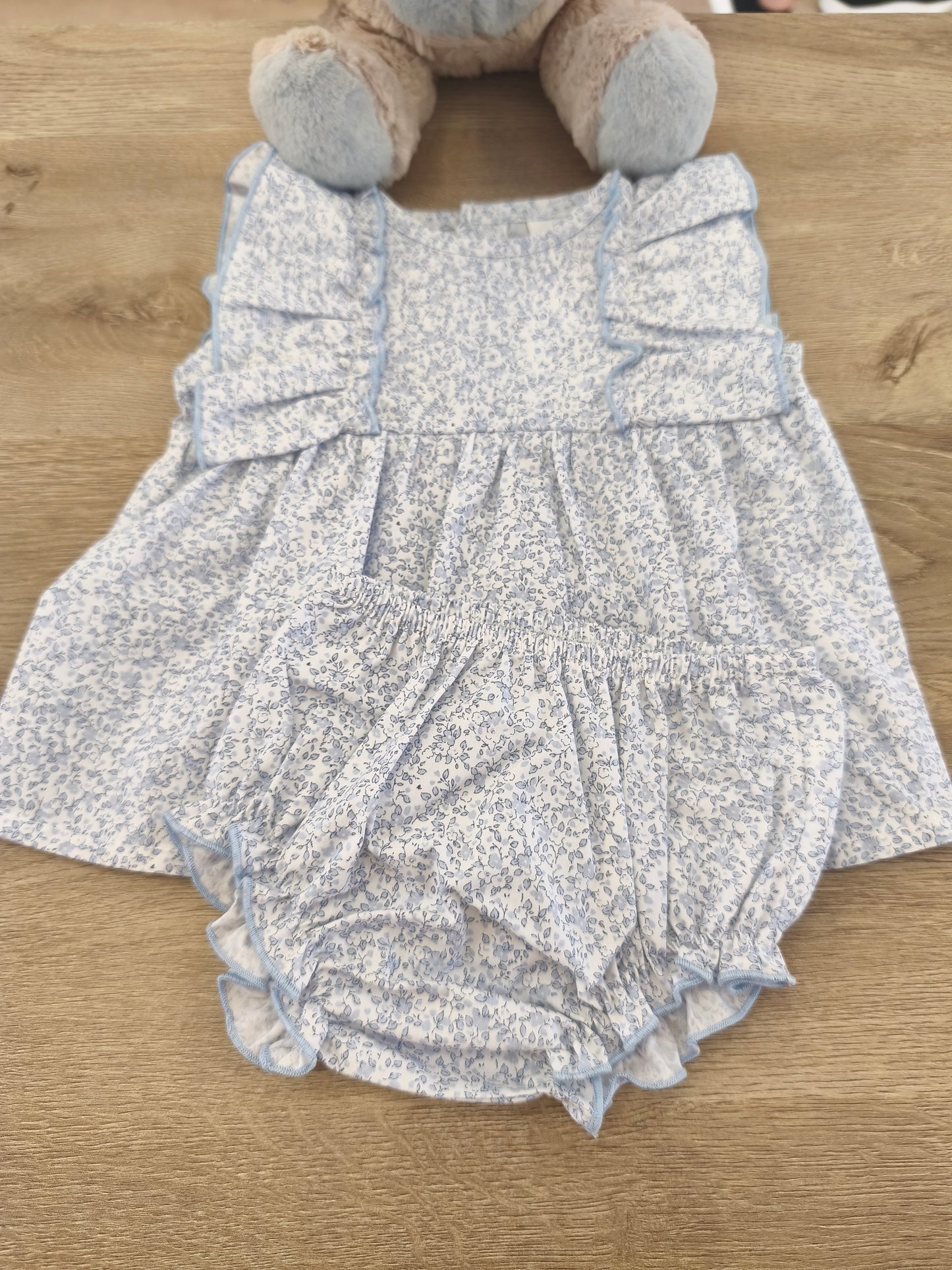Vestido volantes celeste