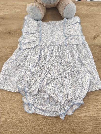 Vestido volantes celeste