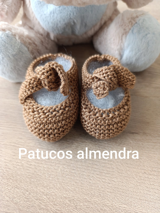 Patucos Almendra