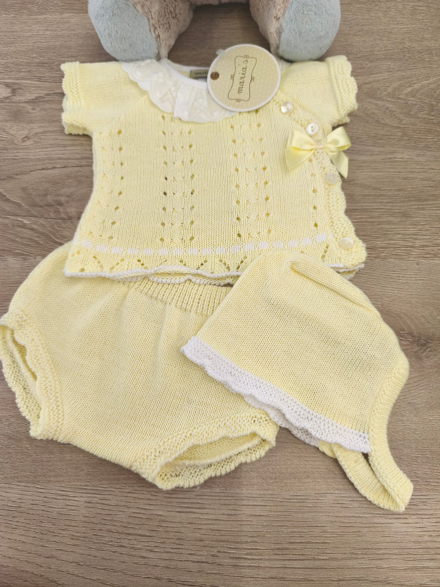 Conjunto amarillo pastel