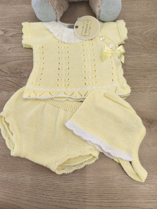 Conjunto amarillo pastel