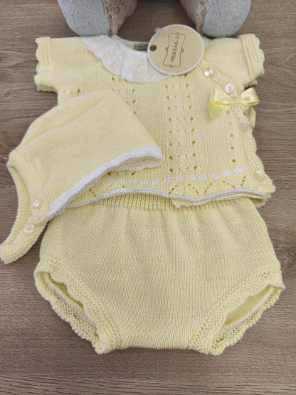 Conjunto amarillo pastel
