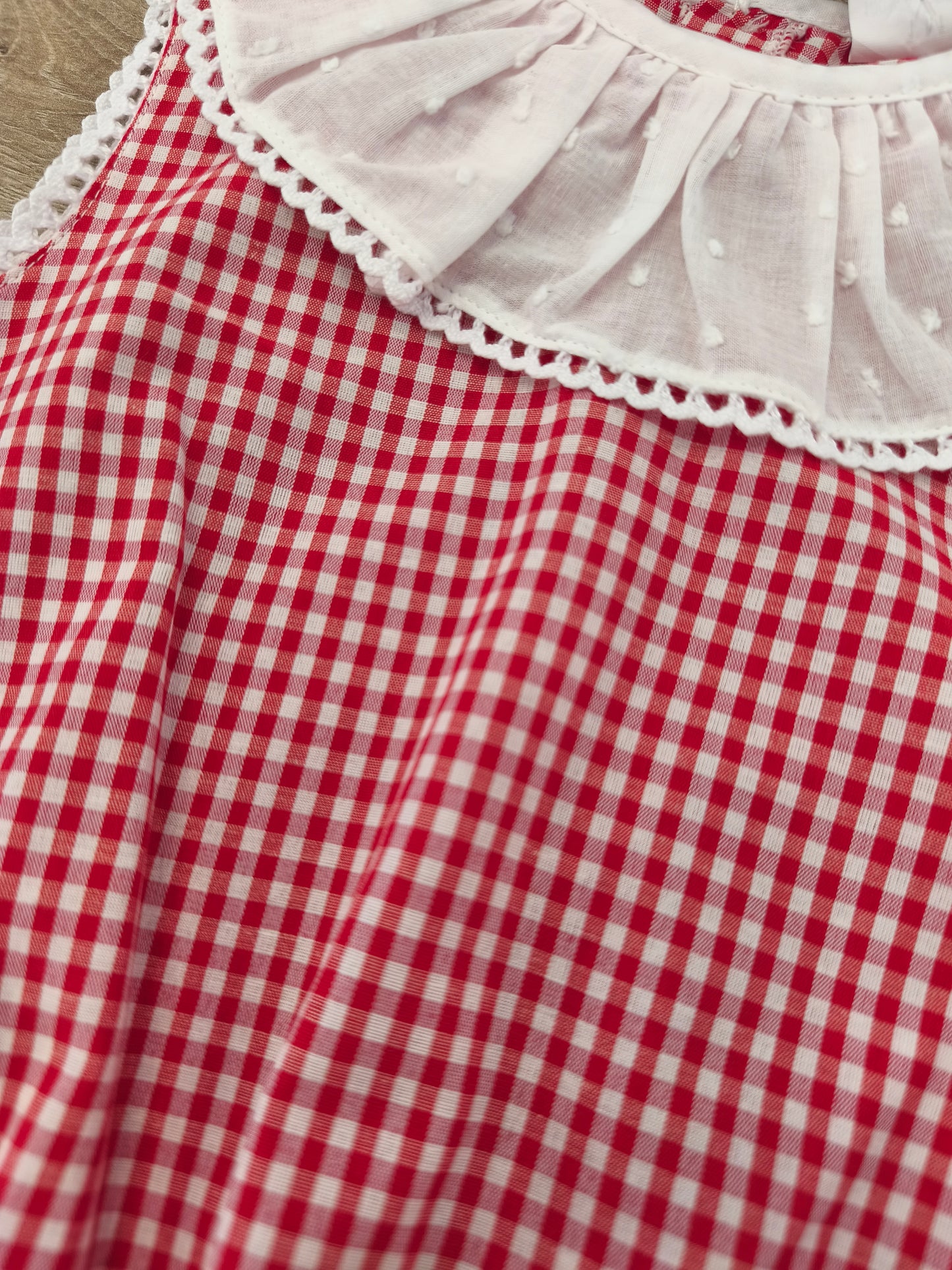 Pelele vichy rojo